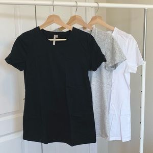 3 Banana Republic T’s